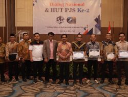 Gubernur Babel Safrizal Sabet PJS Award 2024