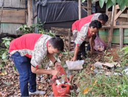 GML Metro Bersih-Bersih Sampah di Dam Raman Capit Urang Purwoasri