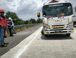 Tol Bakter Uji Coba Marka Jalan dengan Getah Pinus dan Minyak Kelapa Sawit