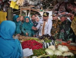 Sambangi Pasar Gadingrejo, Pj Gubernur Lampung Tinjau Harga Bahan Kenutuhan Pokok