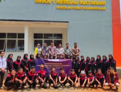 Inovatif! Dosen dan Mahasiswa UTI Buat Aplikasi Smart School untuk SMKN 1 Merbau Mataram