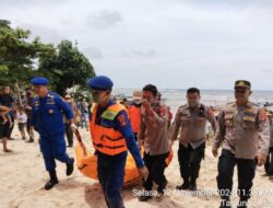 Team Gabungan Evakuasi Sosok Mayat Anonim Di Perairan Laut Tanjung Setia