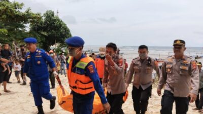 Team Gabungan Evakuasi Sosok Mayat Anonim Di Perairan Laut Tanjung Setia