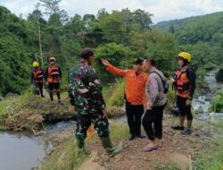 Tim SAR Gabungan Cari Warga Way Kanan yang Diduga Terjatuh di Sungai Tangkas