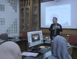 Jos! Dosen Magister Bahasa Inggris UTI jadi Guru Besar