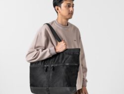 Bodypack Deixis Tote Bag: Tas Fungsional dengan Gaya yang Berani