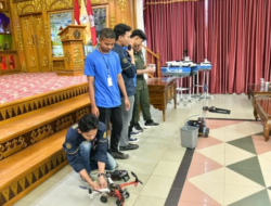 Mahasiswa UTI Kasih Workshop Robotik di SMK Karya Bhakti Pringsewu