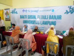 Unila Gelar Bakti Sosial untuk Korban Banjir di Cimeng