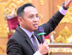 LEP 2025, Wakil Rektor Bidang Kurikulum UTI Paparkan Teknik Bicara ke Mahasiswa