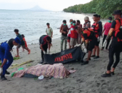 Jenazah Laki-Laki di Perairan Pulau Sebesi Dievakuasi Tim SAR Gabungan