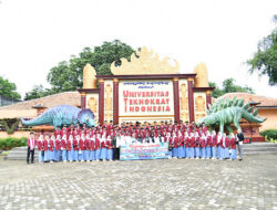 Dikunjungi Siswa SMKN 1 Banjar Agung, Mahasiswa UTI Paparkan Metaverse