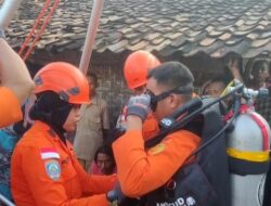 Tim SAR Gabungan Evakuasi Korban Bunuh Diri Melompat ke Dalam Sumur di Tanjung Sari