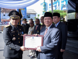 Kampus UTI Raih Penghargaan Mitra Kerja Kemenkum dan HAM