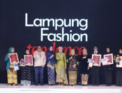 Ketua Dekranasda Provinsi Lampung Buka Lampung Fashion Tendance 2025, Tampilkan Desainer dari Sejumlah Negara