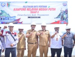 Wabup Pesawaran Antonius Hadiri Ground Breaking Pembangunan Kampung Nelayan di Desa Durian