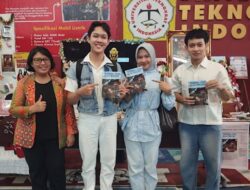 Mahasiswa Sastra Inggris Universitas Teknokrat Indonesia, Terbitkan Antologi Prosa “Whisper from Desa Payungi”