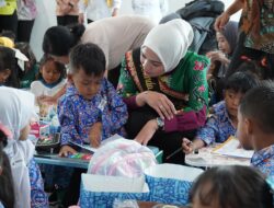 Bunda PAUD Lampung Ajak Anak Berani Berkarya Lewat Mewarnai