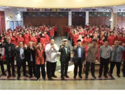 Ketua APTISI Pusat Kasih Kuliah Umum di Kampus UTI