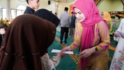 Pengajian Akbar Al-Hidayah Pesawaran Berbagi Bersama Anak Yatim dan Dhuafa di Bulan Suci 