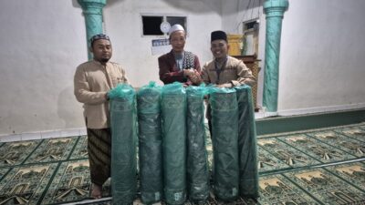 Hadirkan Kenyamanan Ibadah, YBM BRILiaN Salurkan Karpet Sajadah untuk Ponpes di Pelosok Lampung Barat