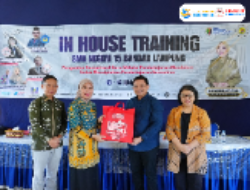 Dosen Berdampak UTI Kampus Berdampak Terbaik di Lampung, Bekali Guru SMAN 15 Bandar Lampung Keterampilan Media Ajar Digital Dan AI