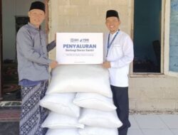 YBM BRILiaN Region 5 Bandar Lampung Kembali Salurkan Bantuan Melalui Program Berbagi Beras Santri