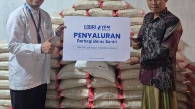 YBM BRILiaN Region 5 Bandar Lampung Salurkan Program Berbagi Beras Santri untuk Pondok Pesantren Al Huda, Lampung Timur