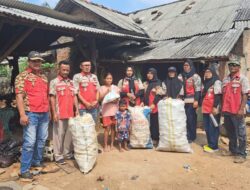 Warga Karangrejo dan Purwoasri Bahagia Sampah Dapat Ditukar Sembako Jum’at Berkah GML