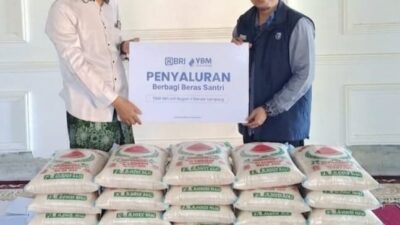 Sambut Santri Baru, YBM BRILiaN Salurkan Bantuan Beras untuk Ponpes Miftahul Ulum Lampung Timur