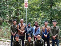 Perkuat Semangat Kampus Berdampak, Mahasiswa Teknik Elektro Teknokrat Hadirkan PJU Tenaga Surya dan Aksi Nyata