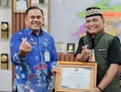 Wali Kota Metro Sabet Penghargaan dari Kementerian Hukum