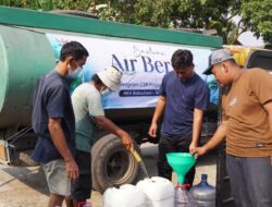 Hakaaston Salurkan Bantuan Air Bersih di Desa Sidodadi