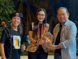 Dari Karya Sastra hingga Lagu, Malam Sebab Puisi Berlangsung Meriah di Batam